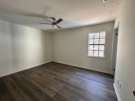 3rd image of 6629 Benson Dr