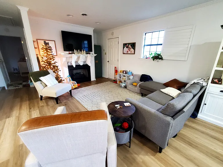 420 N McElroy Rd — Photo 3