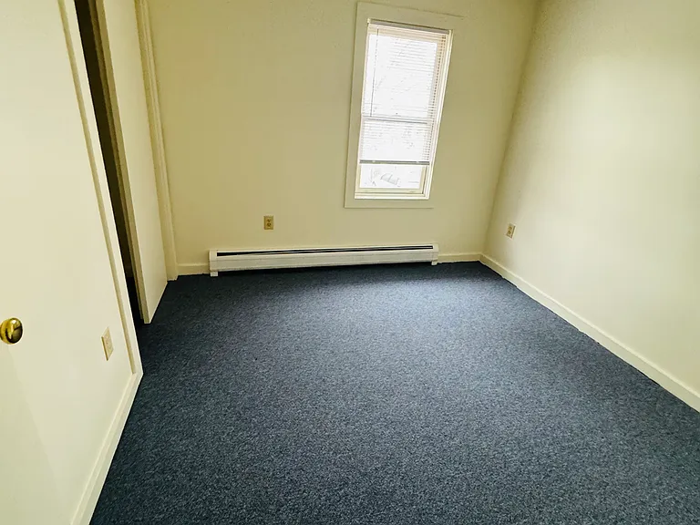 684 Riverside Dr — Photo 12