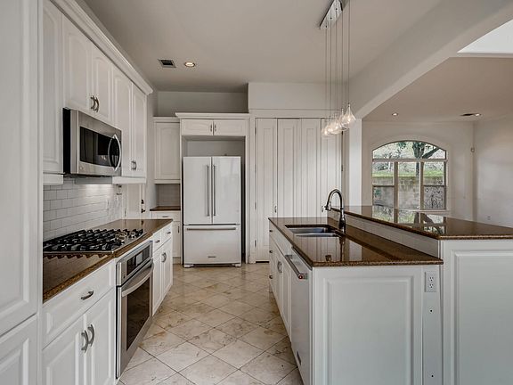 5th image of 2800 Waymaker Way Unit 27