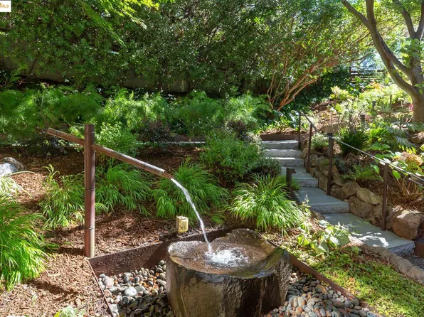 369 Hampton Rd, Piedmont, CA 94611