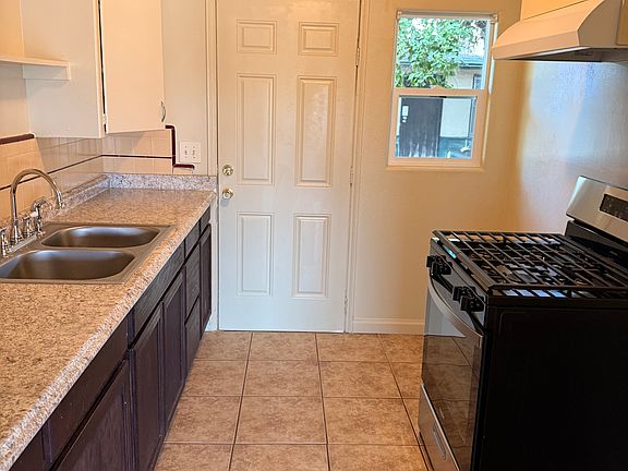 4th image of 3417 E Normal Ave #4