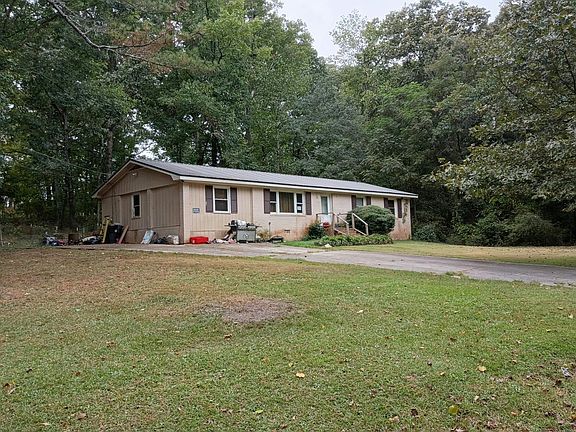 3rd image of 25 Laurie Ln