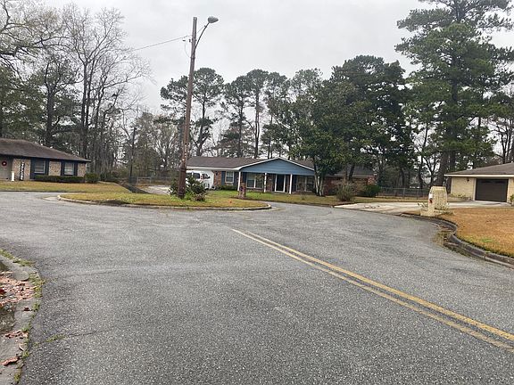 4th image of 7 Osceola Dr