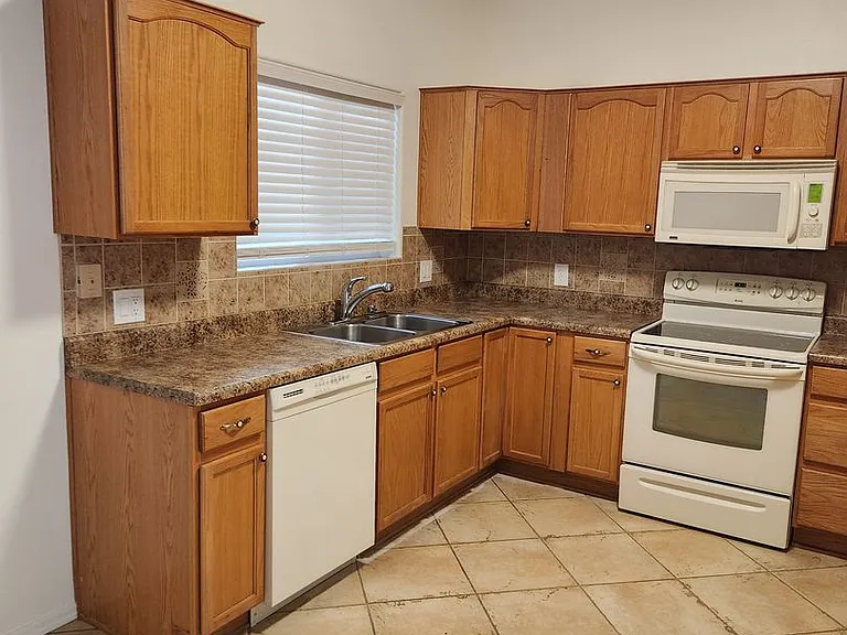 526 S Clubhouse Ln — Photo 19