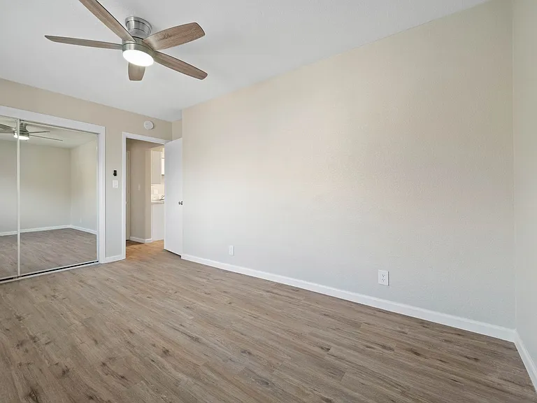 228 Stewart — Photo 3