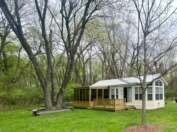 17/101 Woodhaven Dr E, Sublette, IL 61367