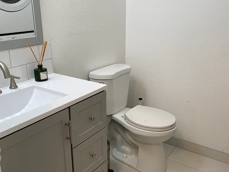 15210 Macadam Rd S #210 — Photo 6