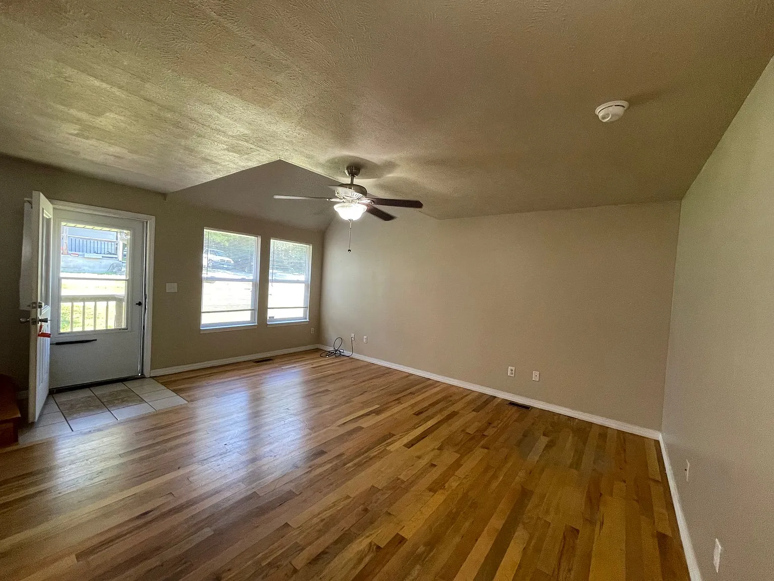 3 Bedroom Duplex in Ozark! — Photo 4