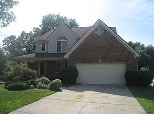 20215 Oporto Ave, Livonia, MI 48152