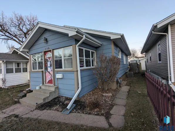 718 N Prairie Ave, Sioux Falls, SD 57104