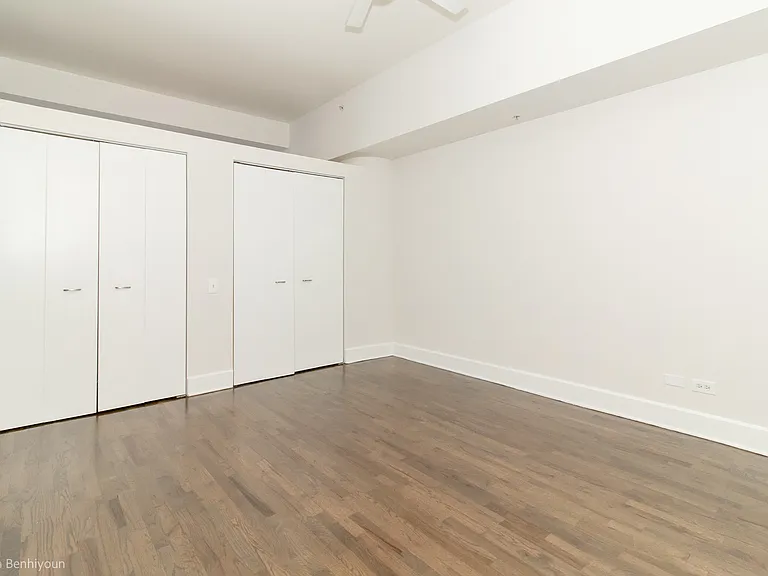 165 N Canal St #911 — Photo 15