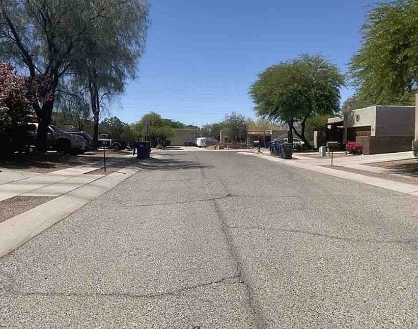 Exterior Neighborhood (street photo)