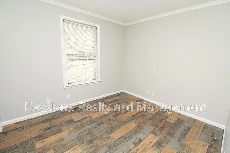 3 bed, 1.5 bath, 1175 sqft, $1,295 — Photo 4