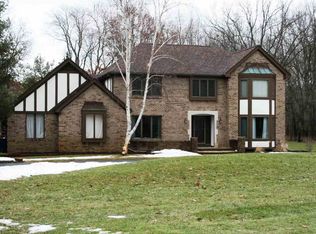 1270 Sunniwood Pl, Rochester, MI 48306