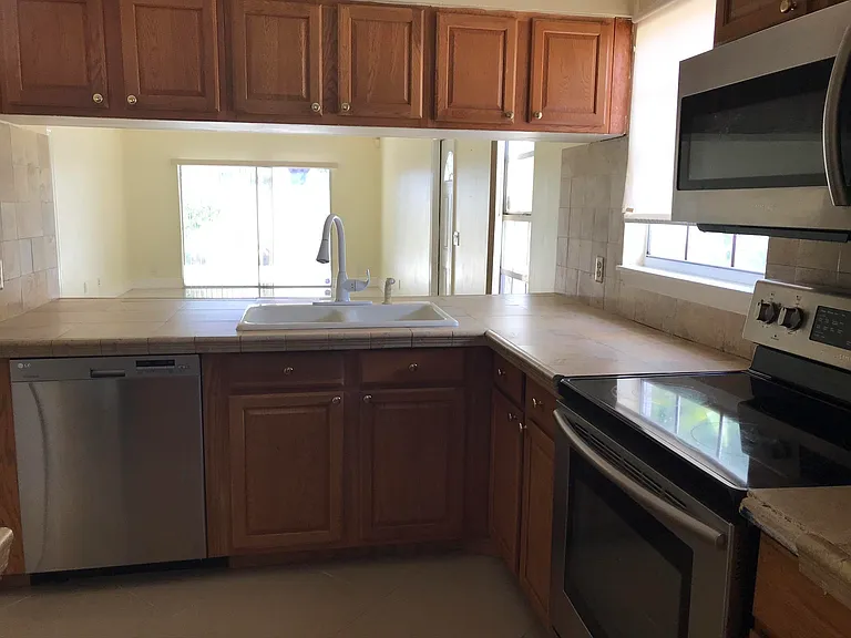 1534 Royal Forest Ct — Photo 7