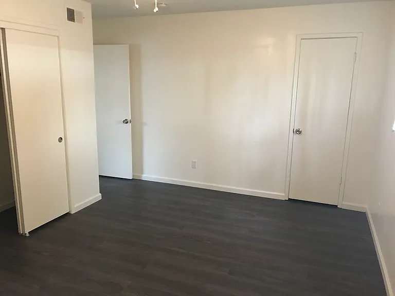 1529 Santa Ana Ave — Photo 11