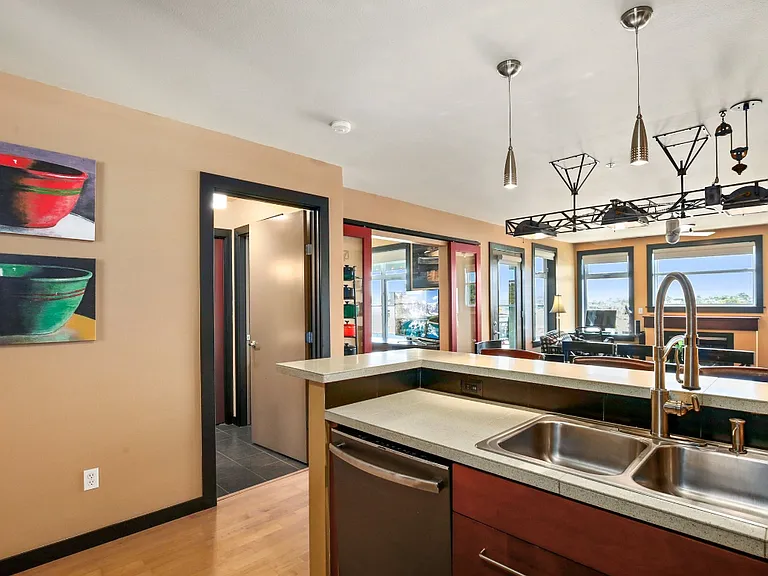 655 Crockett St #B201 — Photo 9