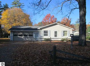 808 Livingston St, Elk Rapids, MI 49629