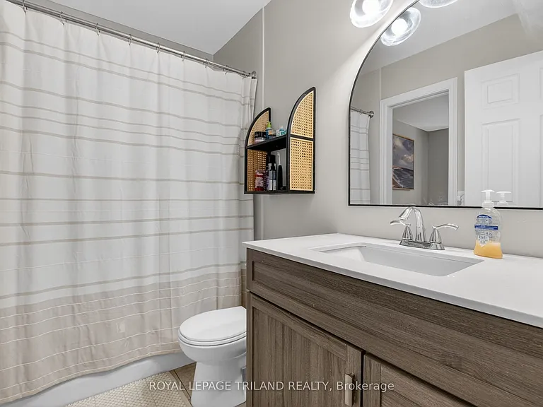 1415 Commissioners Rd W #21 — Photo 24