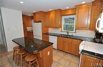 5th image of 1525 Willowbrook Dr