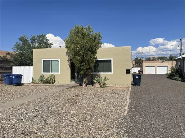 Contemporary, 1 Bedroom End Unit 2 Blocks to UNM, 214 Princeton Dr SE #C, Albuquerque, NM 87106