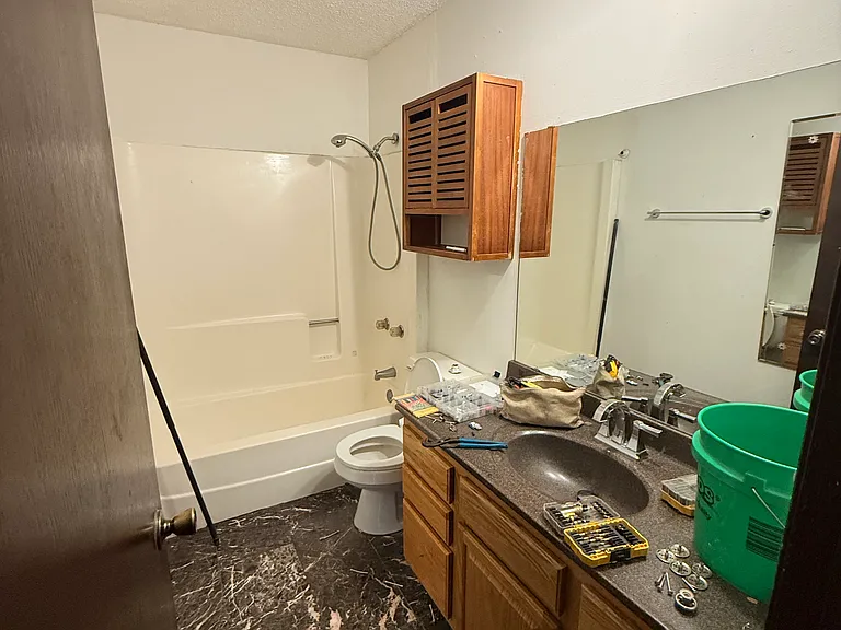 413 Butler Ave E — Photo 12