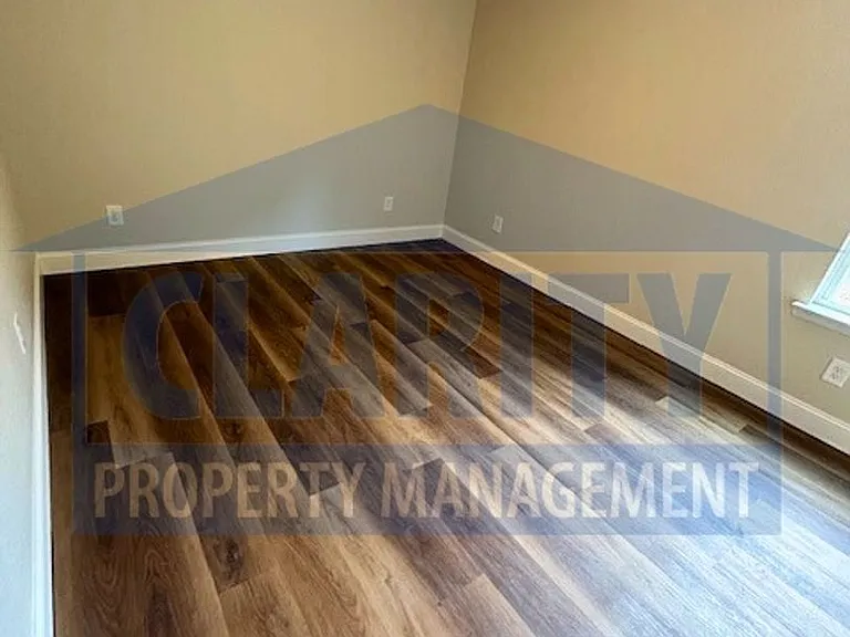 1594 Perry St SE — Photo 13