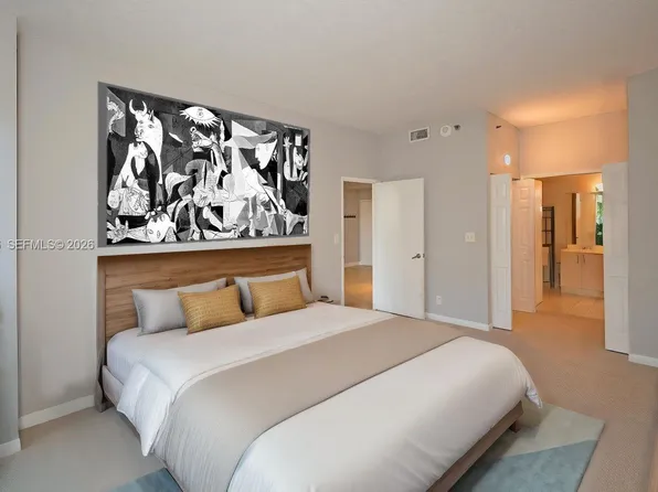 3300 NE 192nd St APT 111, Aventura, FL 33180