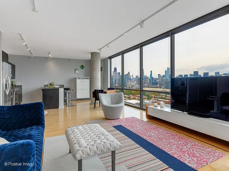 860 W Blackhawk St #1808 — Photo 13