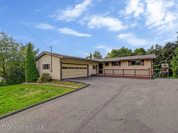 104 Hemlock Dr, Clarks Summit, PA 18411