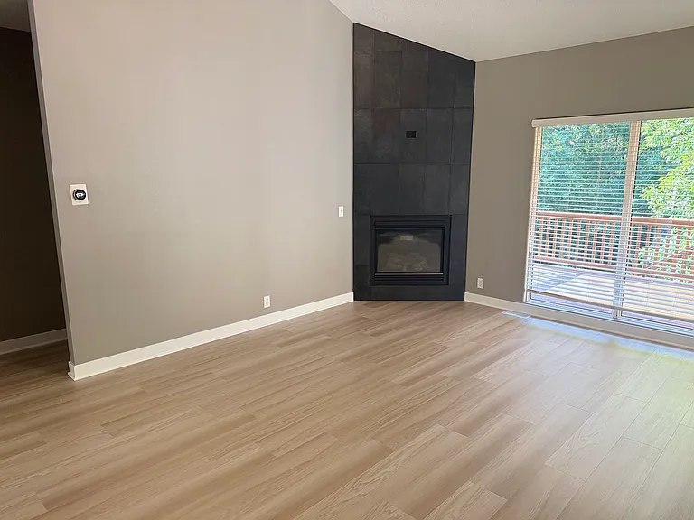 15305 Saratoga St — Photo 4
