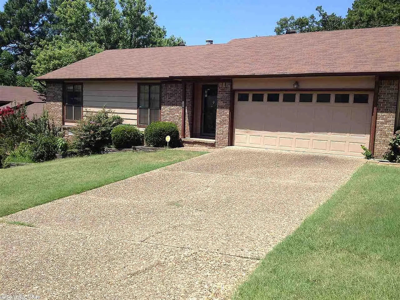 3 bed, 1400 sqft, $1,400 — Photo 1