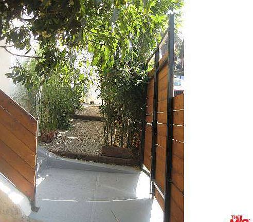 4th image of 1947 Clinton St #700