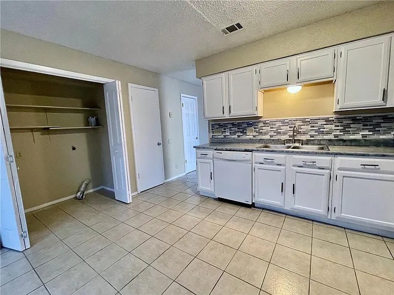 2009 Kirksey Dr #A — Photo 12