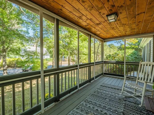 115 Oakview Ter, Barnstable, MA 02630