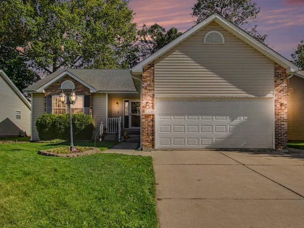 1606 Pine Creek Rd, Valparaiso, IN 46383