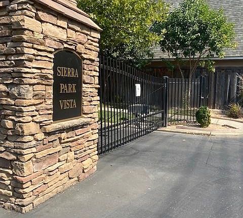 2nd image of 933 Sierra Park Ln
