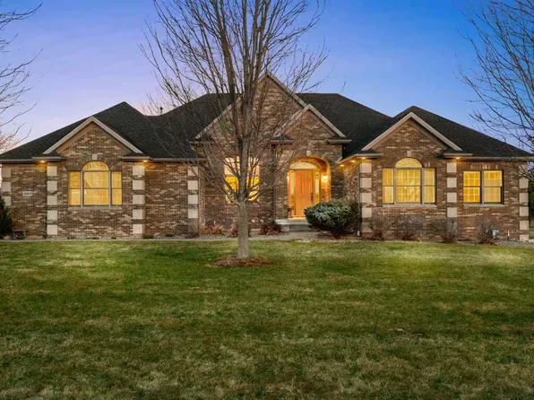 803 S Walnut St, Sumner, IA 50674