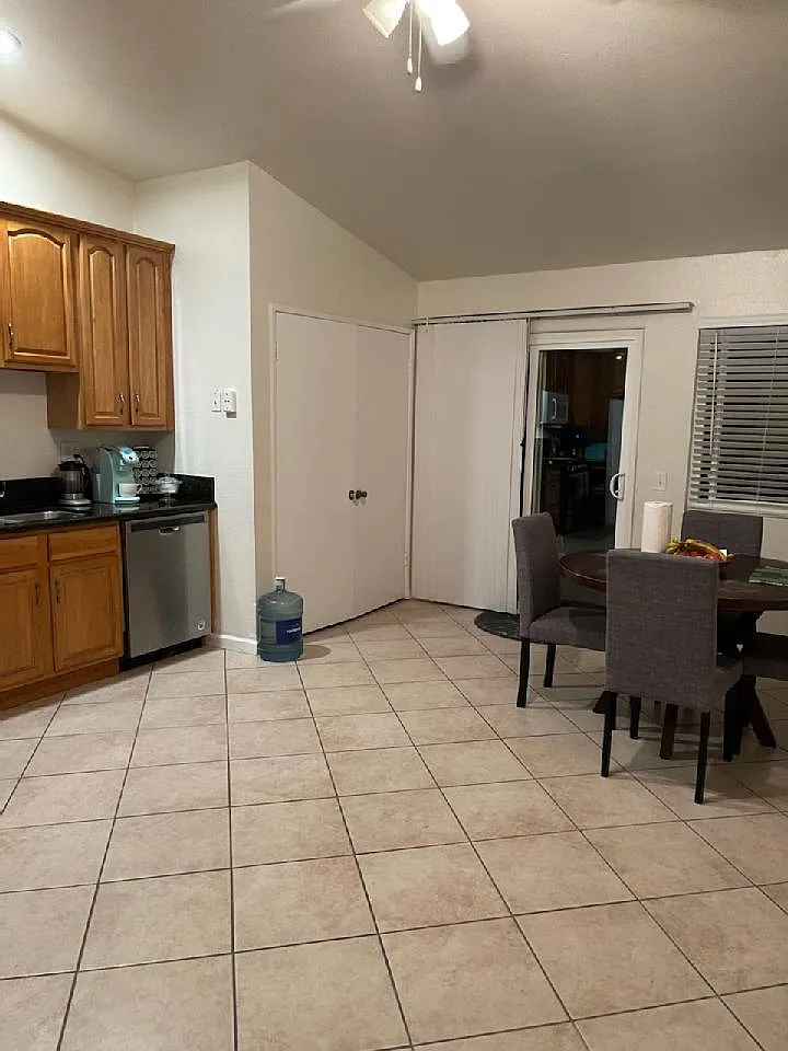 4 bed, 1345 sqft, $4,000 — Photo 2