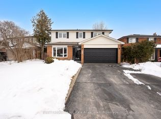 5 Vantage Cir, Mississauga, ON L5M 2L2