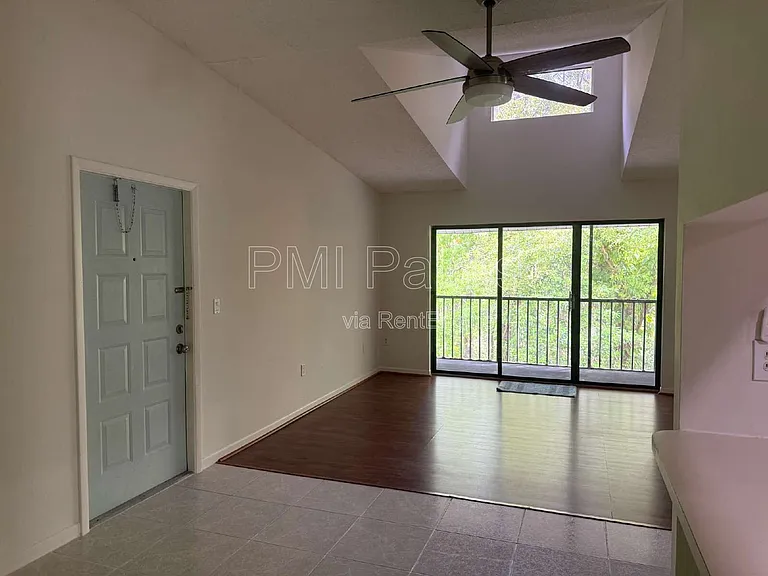 1236 Pine Ridge Cir W #G3 — Photo 4