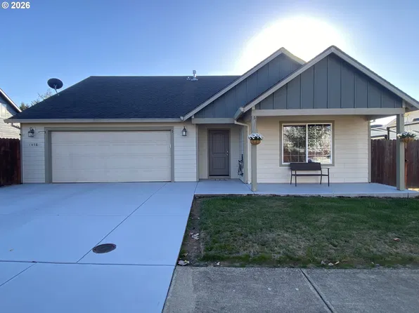 1458 Avery Dr, Silverton, OR 97381