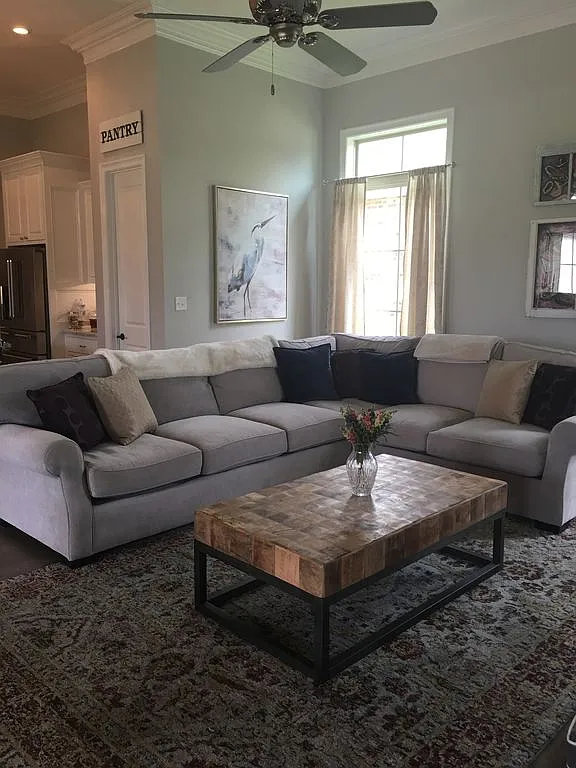 3 bed, 2268 sqft, $3,500 — Photo 3