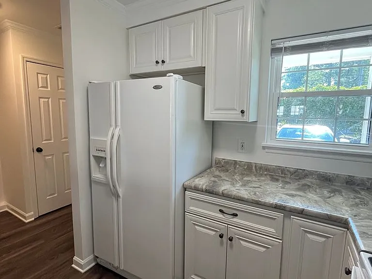 154 Lullwater Dr #A — Photo 8
