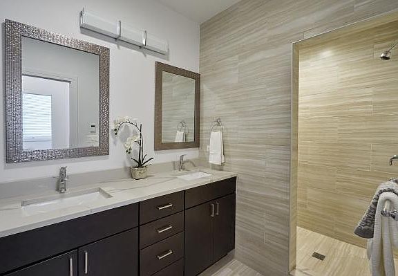 4th image of 2942 N Halsted St #401