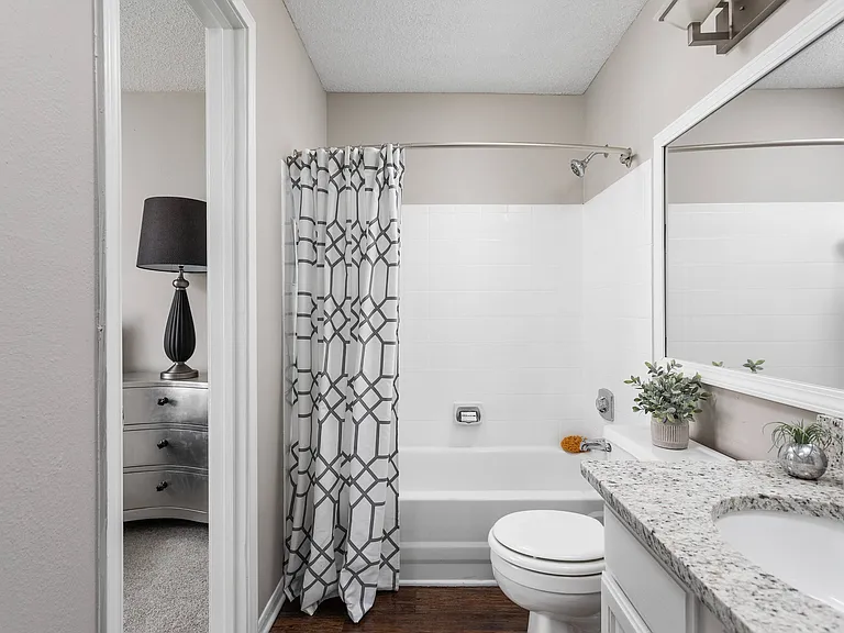 Spacious Full Bathroom