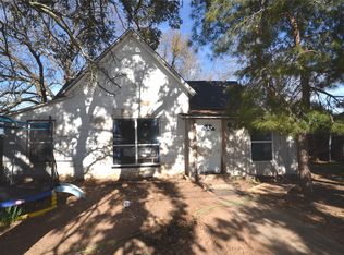 146 W Baggett Ave, Poolville, TX 76487