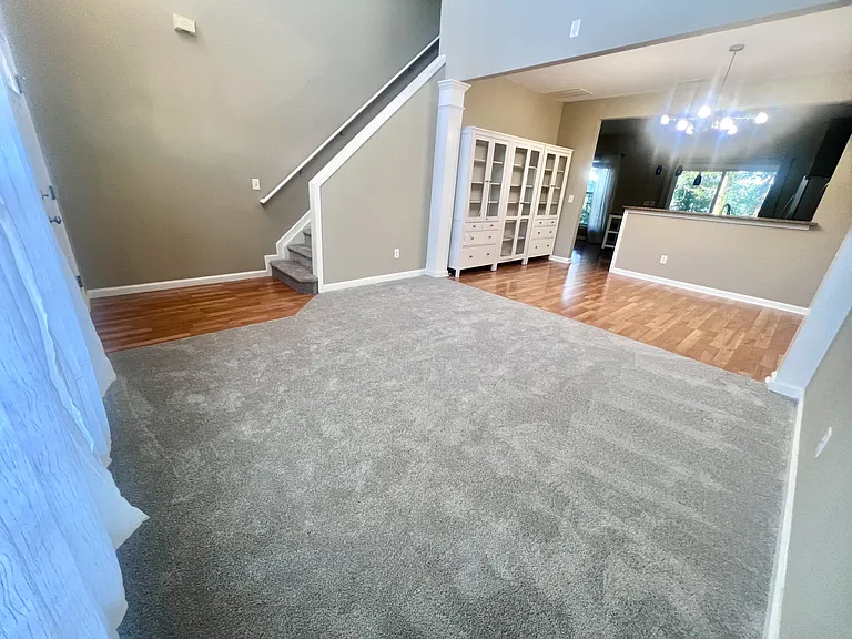 302 Mannington Dr — Photo 4