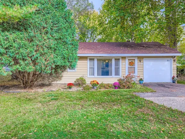 731 Berwood Ave W, Vadnais Heights, MN 55127